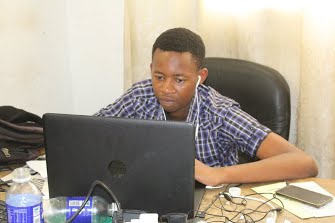 Tiyani Hahlani
